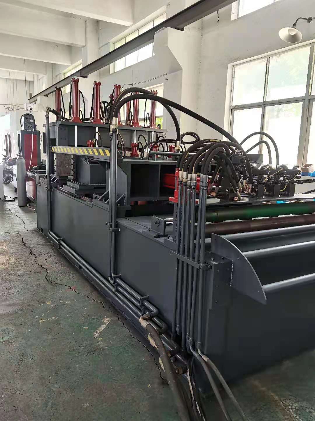 波紋片成型機(jī)